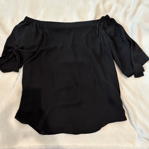 Babaton Off the Shoulder Blouse (2 available: black or blue) - Picture 1 of 6